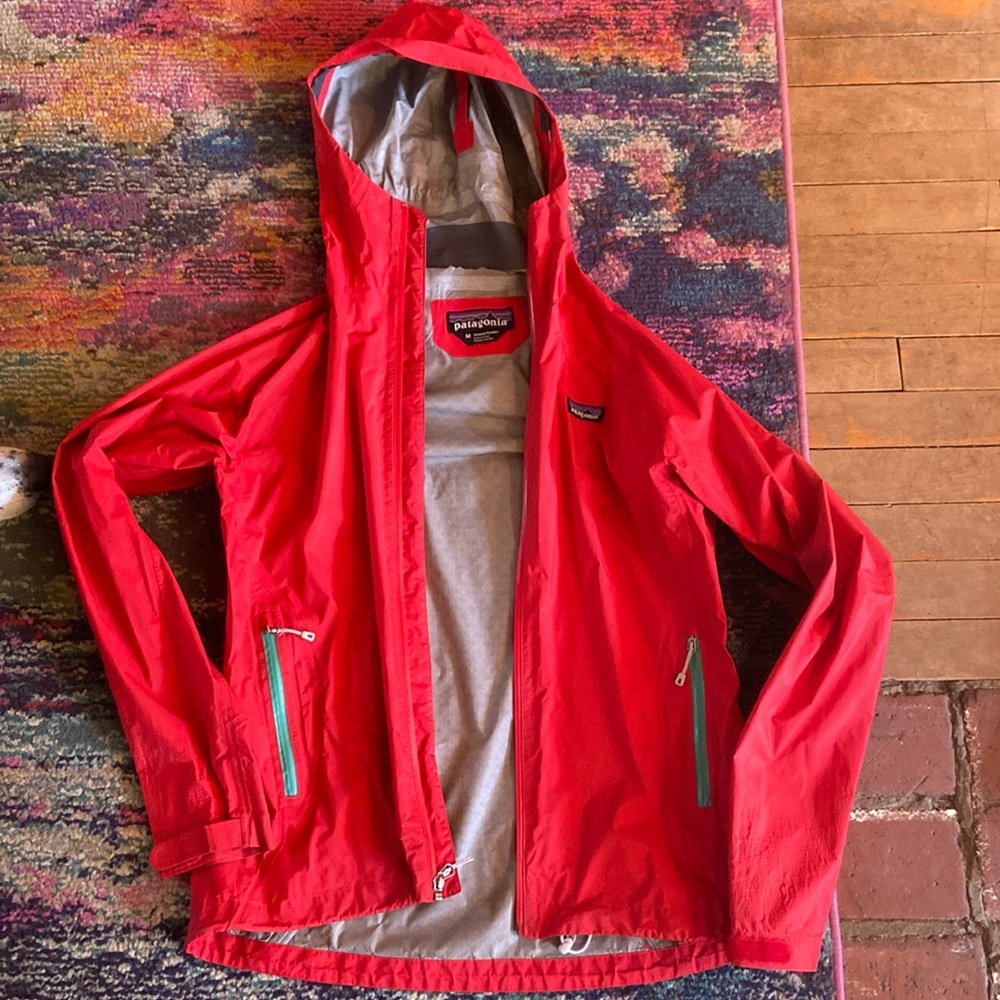 Patagonia rain jacket, good condition.